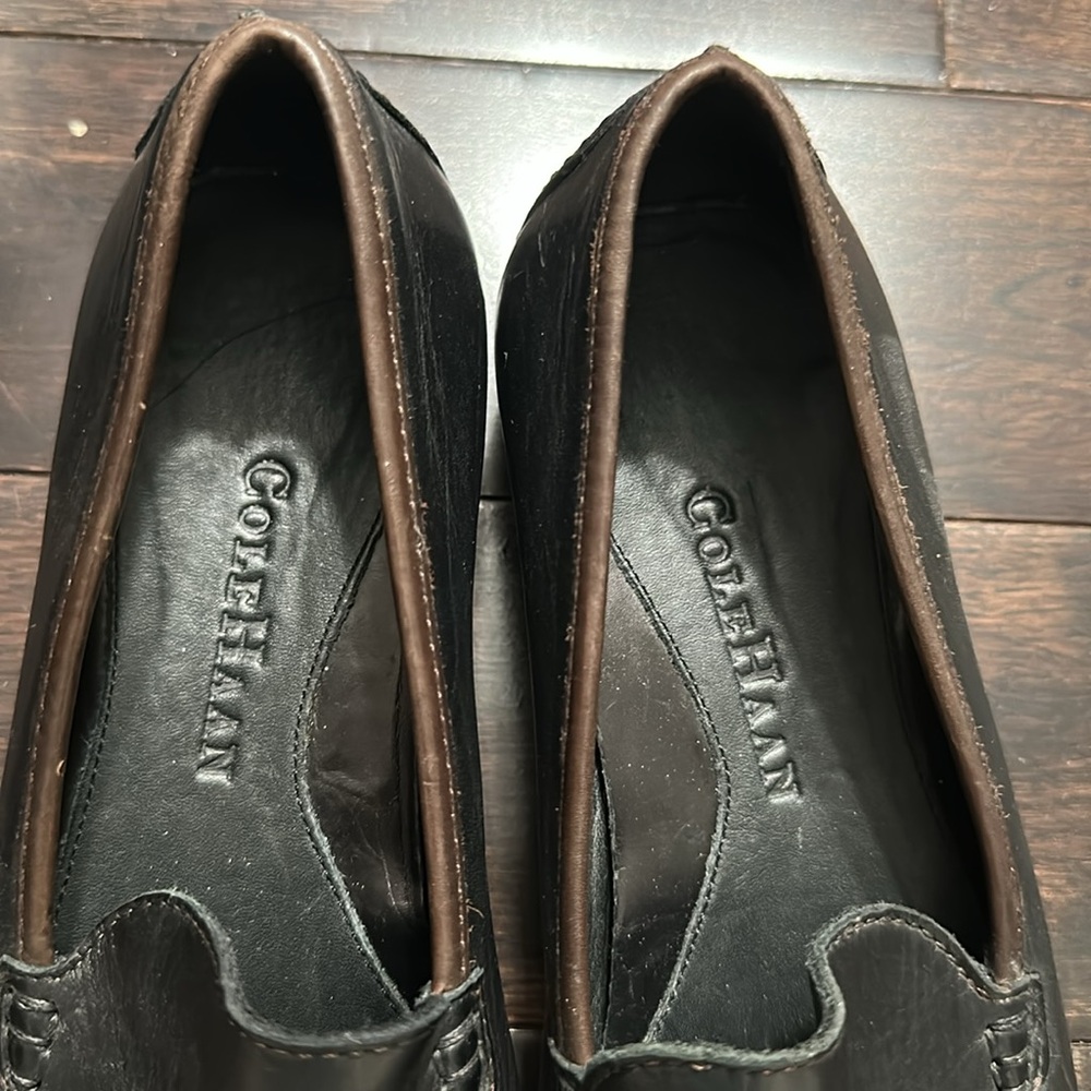 Cole Haan black ultra soft loafers with a simple brown trim size 6.5 - Picture 3 of 9
